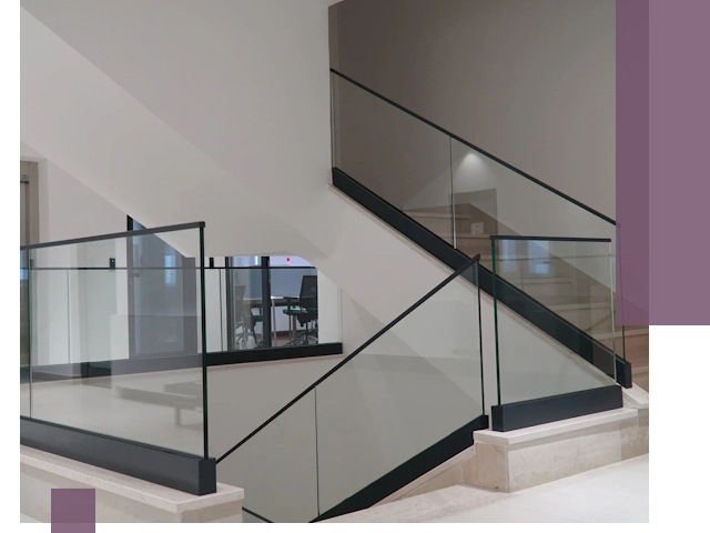 Стеклянные перила премиум-класса с установкой в Новокузнецке