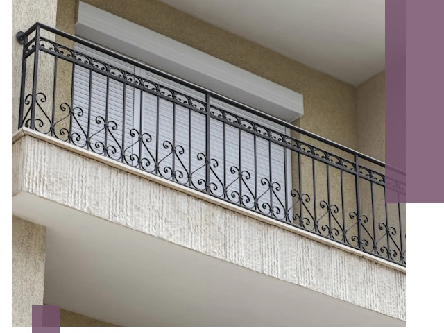 Балконные ограждения из металла и стекла в Новокузнецке для домов