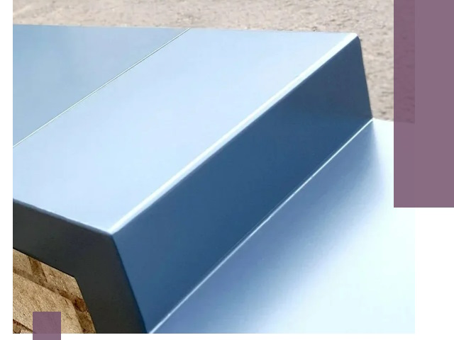 Крышки на парапет в Новокузнецке: изготовление и монтаж под ключ